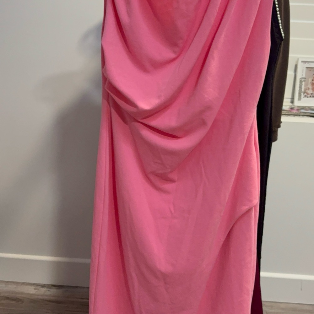 Alexia Admor Draped Sleeveless Midi Dress in Pink - Picture 2 of 5